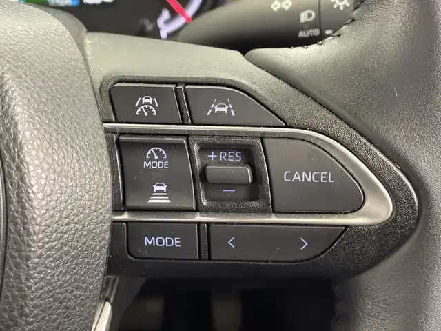 トヨタ ヴォクシー S－Z 栃木県 2023(令5)年 1.8万km ホワイトパールクリスタルシャイン 純正ナビ/（Bluetooth/CD/DVD/USB/フルセグTV/HDMI）/バックカメラ/トヨタセーフティセンス/・プリクラッシュセーフティ/・レーントレーシングアシスト/・レーンディパーチャーアラート/・ロードサインアシスト/・レーダークルーズコントロール/・オートマチックハイビーム/・先行車発進アラーム/快適利便パッケージ/・ハンズフリーデュアルパワースライドドア/・パワーバックドア/・快適温熱シート/・ステアリングヒーター/・ナノイーX/・オットマン/・角度調整付アームレスト/フリップダウンモニター/ユニバーサルステップ/ドアバイザー/前後コーナーセンサー/ビルトインETC2.0/両側パワースライドドア/オートライト/LEDヘッドライト/スマートキー/プッシュスタート/アイドリングストップ/ステアリングスイッチ/電動格納ミラー/純正アルミホイール/純正フロアマット