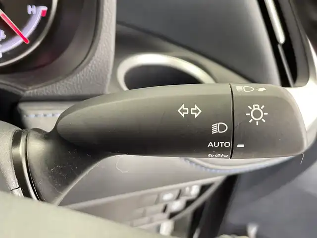 トヨタ ヴォクシー S－Z 栃木県 2023(令5)年 1.8万km ホワイトパールクリスタルシャイン 純正ナビ/（Bluetooth/CD/DVD/USB/フルセグTV/HDMI）/バックカメラ/トヨタセーフティセンス/・プリクラッシュセーフティ/・レーントレーシングアシスト/・レーンディパーチャーアラート/・ロードサインアシスト/・レーダークルーズコントロール/・オートマチックハイビーム/・先行車発進アラーム/快適利便パッケージ/・ハンズフリーデュアルパワースライドドア/・パワーバックドア/・快適温熱シート/・ステアリングヒーター/・ナノイーX/・オットマン/・角度調整付アームレスト/フリップダウンモニター/ユニバーサルステップ/ドアバイザー/前後コーナーセンサー/ビルトインETC2.0/両側パワースライドドア/オートライト/LEDヘッドライト/スマートキー/プッシュスタート/アイドリングストップ/ステアリングスイッチ/電動格納ミラー/純正アルミホイール/純正フロアマット