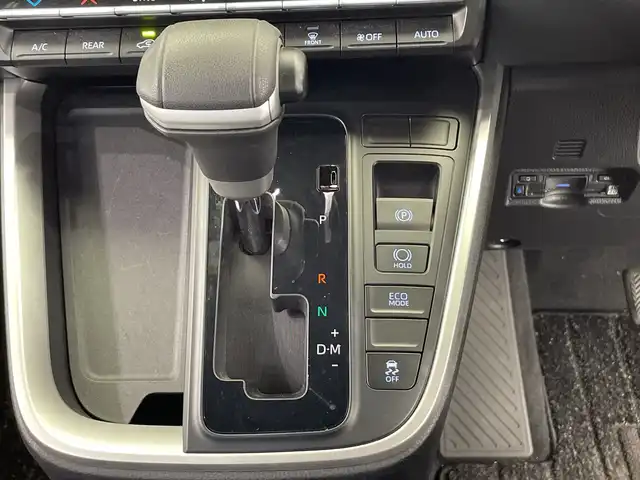 トヨタ ヴォクシー S－Z 栃木県 2023(令5)年 1.8万km ホワイトパールクリスタルシャイン 純正ナビ/（Bluetooth/CD/DVD/USB/フルセグTV/HDMI）/バックカメラ/トヨタセーフティセンス/・プリクラッシュセーフティ/・レーントレーシングアシスト/・レーンディパーチャーアラート/・ロードサインアシスト/・レーダークルーズコントロール/・オートマチックハイビーム/・先行車発進アラーム/快適利便パッケージ/・ハンズフリーデュアルパワースライドドア/・パワーバックドア/・快適温熱シート/・ステアリングヒーター/・ナノイーX/・オットマン/・角度調整付アームレスト/フリップダウンモニター/ユニバーサルステップ/ドアバイザー/前後コーナーセンサー/ビルトインETC2.0/両側パワースライドドア/オートライト/LEDヘッドライト/スマートキー/プッシュスタート/アイドリングストップ/ステアリングスイッチ/電動格納ミラー/純正アルミホイール/純正フロアマット