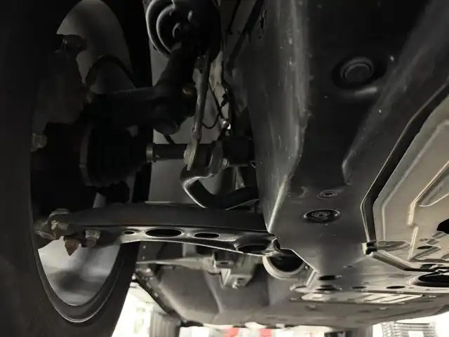 ホンダ ＺＲ－Ｖ ハイブリッド e:HEV Z 三重県 2023(令5)年 3.6万km クリスタルブラックパール ハイブリッド/FF/MTモード付フロアCVT/BOSEプレミアムサウンドシステム（12スピーカー）/Honda Connect対応 9インチナビ/（AM/FM/USB/CarPlay/AndroidAuto/Bluetooth/TV）/マルチビューカメラシステム（360カメラ）/ビルトイン ETC2.0/Honda SENSING/・衝突軽減ブレーキ［CMBS］/・車線維持支援システム［LKAS］/・路外逸脱抑制機能/・渋滞追従機能付アダプティブクルーズコントロール［ACC］/・アダプティブドライビングビーム［ADB］/・パーキングセンサーシステム/・先行車発進お知らせ機能/・誤発進抑制機能、後方誤発進抑制機能/・トラフィックジャムアシスト（渋滞運転支援機能）/・標識認識機能/・横滑り防止機能/装備/・本革シート/・ハンズフリーアクセスパワーテールゲート（予約クローズ機能付）/・パワーシート（Dメモリー付8way/N4way）/・シートヒーター（D/N）/・ステアリングヒーター/・左右独立オートエアコン/・ワイヤレス充電器/・パドルシフト/・純正18inAW/・保/取/・スマートキーx1
