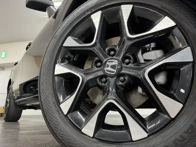ホンダ ＺＲ－Ｖ ハイブリッド e:HEV Z 三重県 2023(令5)年 3.6万km クリスタルブラックパール ハイブリッド/FF/MTモード付フロアCVT/BOSEプレミアムサウンドシステム（12スピーカー）/Honda Connect対応 9インチナビ/（AM/FM/USB/CarPlay/AndroidAuto/Bluetooth/TV）/マルチビューカメラシステム（360カメラ）/ビルトイン ETC2.0/Honda SENSING/・衝突軽減ブレーキ［CMBS］/・車線維持支援システム［LKAS］/・路外逸脱抑制機能/・渋滞追従機能付アダプティブクルーズコントロール［ACC］/・アダプティブドライビングビーム［ADB］/・パーキングセンサーシステム/・先行車発進お知らせ機能/・誤発進抑制機能、後方誤発進抑制機能/・トラフィックジャムアシスト（渋滞運転支援機能）/・標識認識機能/・横滑り防止機能/装備/・本革シート/・ハンズフリーアクセスパワーテールゲート（予約クローズ機能付）/・パワーシート（Dメモリー付8way/N4way）/・シートヒーター（D/N）/・ステアリングヒーター/・左右独立オートエアコン/・ワイヤレス充電器/・パドルシフト/・純正18inAW/・保/取/・スマートキーx1