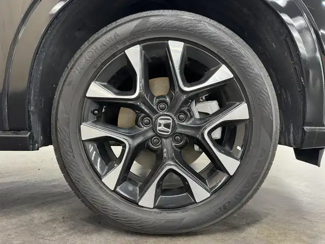 ホンダ ＺＲ－Ｖ ハイブリッド e:HEV Z 三重県 2023(令5)年 3.6万km クリスタルブラックパール ハイブリッド/FF/MTモード付フロアCVT/BOSEプレミアムサウンドシステム（12スピーカー）/Honda Connect対応 9インチナビ/（AM/FM/USB/CarPlay/AndroidAuto/Bluetooth/TV）/マルチビューカメラシステム（360カメラ）/ビルトイン ETC2.0/Honda SENSING/・衝突軽減ブレーキ［CMBS］/・車線維持支援システム［LKAS］/・路外逸脱抑制機能/・渋滞追従機能付アダプティブクルーズコントロール［ACC］/・アダプティブドライビングビーム［ADB］/・パーキングセンサーシステム/・先行車発進お知らせ機能/・誤発進抑制機能、後方誤発進抑制機能/・トラフィックジャムアシスト（渋滞運転支援機能）/・標識認識機能/・横滑り防止機能/装備/・本革シート/・ハンズフリーアクセスパワーテールゲート（予約クローズ機能付）/・パワーシート（Dメモリー付8way/N4way）/・シートヒーター（D/N）/・ステアリングヒーター/・左右独立オートエアコン/・ワイヤレス充電器/・パドルシフト/・純正18inAW/・保/取/・スマートキーx1