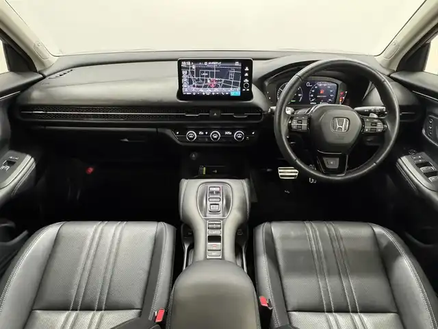ホンダ ＺＲ－Ｖ ハイブリッド e:HEV Z 三重県 2023(令5)年 3.6万km クリスタルブラックパール ハイブリッド/FF/MTモード付フロアCVT/BOSEプレミアムサウンドシステム（12スピーカー）/Honda Connect対応 9インチナビ/（AM/FM/USB/CarPlay/AndroidAuto/Bluetooth/TV）/マルチビューカメラシステム（360カメラ）/ビルトイン ETC2.0/Honda SENSING/・衝突軽減ブレーキ［CMBS］/・車線維持支援システム［LKAS］/・路外逸脱抑制機能/・渋滞追従機能付アダプティブクルーズコントロール［ACC］/・アダプティブドライビングビーム［ADB］/・パーキングセンサーシステム/・先行車発進お知らせ機能/・誤発進抑制機能、後方誤発進抑制機能/・トラフィックジャムアシスト（渋滞運転支援機能）/・標識認識機能/・横滑り防止機能/装備/・本革シート/・ハンズフリーアクセスパワーテールゲート（予約クローズ機能付）/・パワーシート（Dメモリー付8way/N4way）/・シートヒーター（D/N）/・ステアリングヒーター/・左右独立オートエアコン/・ワイヤレス充電器/・パドルシフト/・純正18inAW/・保/取/・スマートキーx1