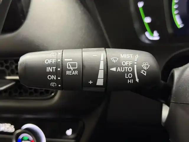 ホンダ ＺＲ－Ｖ ハイブリッド e:HEV Z 三重県 2023(令5)年 3.6万km クリスタルブラックパール ハイブリッド/FF/MTモード付フロアCVT/BOSEプレミアムサウンドシステム（12スピーカー）/Honda Connect対応 9インチナビ/（AM/FM/USB/CarPlay/AndroidAuto/Bluetooth/TV）/マルチビューカメラシステム（360カメラ）/ビルトイン ETC2.0/Honda SENSING/・衝突軽減ブレーキ［CMBS］/・車線維持支援システム［LKAS］/・路外逸脱抑制機能/・渋滞追従機能付アダプティブクルーズコントロール［ACC］/・アダプティブドライビングビーム［ADB］/・パーキングセンサーシステム/・先行車発進お知らせ機能/・誤発進抑制機能、後方誤発進抑制機能/・トラフィックジャムアシスト（渋滞運転支援機能）/・標識認識機能/・横滑り防止機能/装備/・本革シート/・ハンズフリーアクセスパワーテールゲート（予約クローズ機能付）/・パワーシート（Dメモリー付8way/N4way）/・シートヒーター（D/N）/・ステアリングヒーター/・左右独立オートエアコン/・ワイヤレス充電器/・パドルシフト/・純正18inAW/・保/取/・スマートキーx1