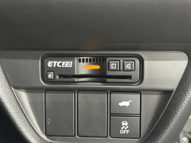 ホンダ ＺＲ－Ｖ ハイブリッド e:HEV Z 三重県 2023(令5)年 3.6万km クリスタルブラックパール ハイブリッド/FF/MTモード付フロアCVT/BOSEプレミアムサウンドシステム（12スピーカー）/Honda Connect対応 9インチナビ/（AM/FM/USB/CarPlay/AndroidAuto/Bluetooth/TV）/マルチビューカメラシステム（360カメラ）/ビルトイン ETC2.0/Honda SENSING/・衝突軽減ブレーキ［CMBS］/・車線維持支援システム［LKAS］/・路外逸脱抑制機能/・渋滞追従機能付アダプティブクルーズコントロール［ACC］/・アダプティブドライビングビーム［ADB］/・パーキングセンサーシステム/・先行車発進お知らせ機能/・誤発進抑制機能、後方誤発進抑制機能/・トラフィックジャムアシスト（渋滞運転支援機能）/・標識認識機能/・横滑り防止機能/装備/・本革シート/・ハンズフリーアクセスパワーテールゲート（予約クローズ機能付）/・パワーシート（Dメモリー付8way/N4way）/・シートヒーター（D/N）/・ステアリングヒーター/・左右独立オートエアコン/・ワイヤレス充電器/・パドルシフト/・純正18inAW/・保/取/・スマートキーx1