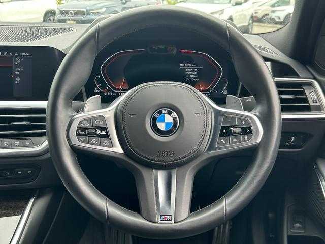 ＢＭＷ ３２０ｄ xDrive Mスポーツ 埼玉県 2019(令1)年 4万km 黒Ｍ 黒革シート/純正HDDナビ/(Bluetooth/USB/CD/DVD)/コンフォートＰＫＧ/ＡＣＣ/バックカメラ/純正ＥＴＣ/電動リアゲート/シートヒーター/オートマチックハイビーム