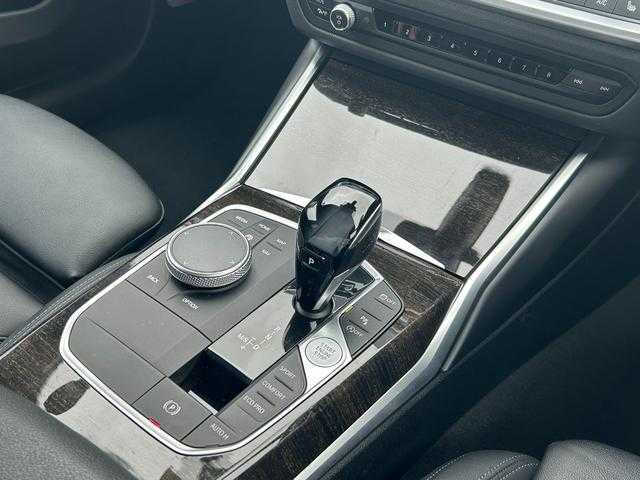 ＢＭＷ ３２０ｄ xDrive Mスポーツ 埼玉県 2019(令1)年 4万km 黒Ｍ 黒革シート/純正HDDナビ/(Bluetooth/USB/CD/DVD)/コンフォートＰＫＧ/ＡＣＣ/バックカメラ/純正ＥＴＣ/電動リアゲート/シートヒーター/オートマチックハイビーム
