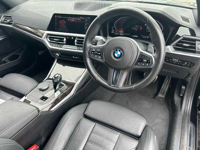 ＢＭＷ ３２０ｄ xDrive Mスポーツ 埼玉県 2019(令1)年 4万km 黒Ｍ 黒革シート/純正HDDナビ/(Bluetooth/USB/CD/DVD)/コンフォートＰＫＧ/ＡＣＣ/バックカメラ/純正ＥＴＣ/電動リアゲート/シートヒーター/オートマチックハイビーム