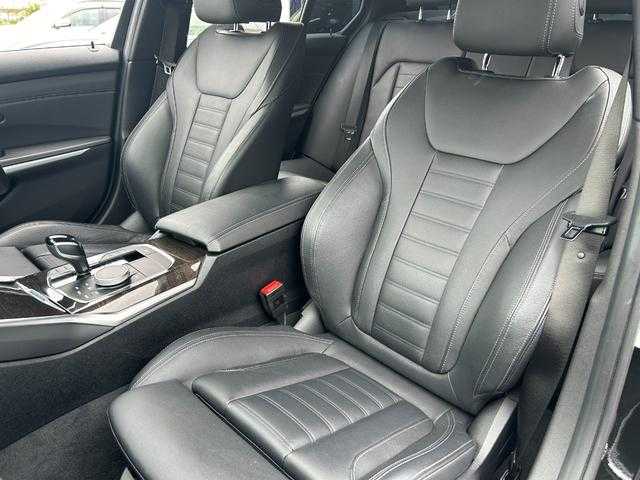 ＢＭＷ ３２０ｄ xDrive Mスポーツ 埼玉県 2019(令1)年 4万km 黒Ｍ 黒革シート/純正HDDナビ/(Bluetooth/USB/CD/DVD)/コンフォートＰＫＧ/ＡＣＣ/バックカメラ/純正ＥＴＣ/電動リアゲート/シートヒーター/オートマチックハイビーム