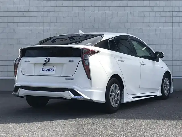 トヨタ プリウス S 栃木県 2018(平30)年 14.2万km スーパーホワイトⅡ 株)IDOMが運営する【じしゃロン小山店】の自社ローン専用車両になります。こちらは現金またはオートローンご利用時の価格です。自社ローンご希望の方は別途その旨お申付け下さい//ワンオーナー/禁煙車/社外ナビ/（CD/AM/FMラジオ）/(Bluetooth)/スマートキー/プッシュスタート/バックカメラ/ＥＴＣ/レーダークルーズコントロール/プリクラッシュセーフティ/レーンキープアシスト/ステアリングリモコン/電動格納ドアミラー/パワーウインドウ/防眩ミラー/オートライト/オートマチックハイビーム