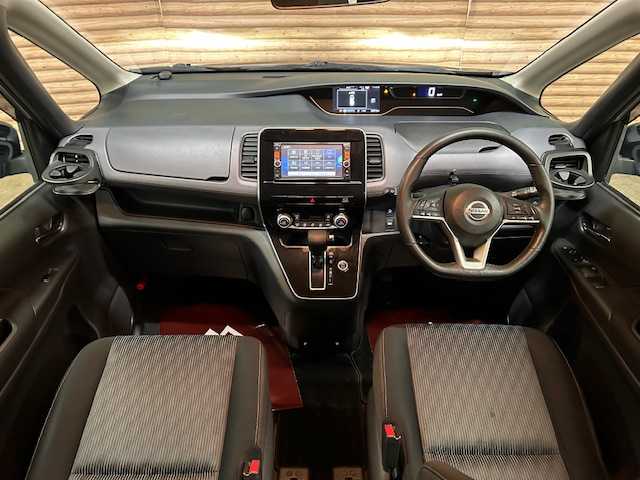 日産 セレナ ハイウェイスター V 道央・札幌 2020(令2)年 3.1万km ダークメタルグレー 【2509043162】/４ＷＤ　/純正ワイドナビ　/アラウンドビューモニター/後席モニター　/両側電動スライドドア　/レーダークルーズ　/前席シートヒーター　/ハンドルヒーター　/ＬＥＤヘッドライト　/純正１５インチアルミホイール