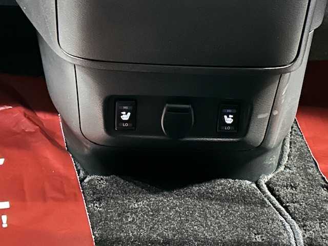 日産 セレナ ハイウェイスター V 道央・札幌 2020(令2)年 3.1万km ダークメタルグレー 【2509043162】/４ＷＤ　/純正ワイドナビ　/アラウンドビューモニター/後席モニター　/両側電動スライドドア　/レーダークルーズ　/前席シートヒーター　/ハンドルヒーター　/ＬＥＤヘッドライト　/純正１５インチアルミホイール