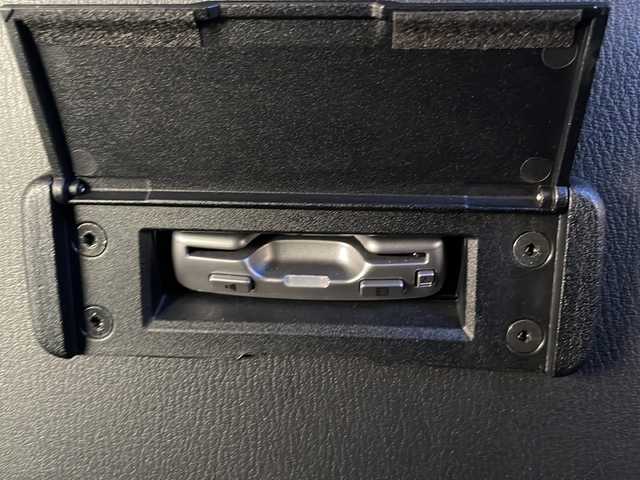 マツダ ロードスター RS 東京都 2018(平30)年 1.7万km スノーフレイクホワイトパールマイカ ワンオーナー/純正SDナビ/【Bluetooth/DVD/フルセグTV】/●車高調　Rマジック/●コンピューター　Rマジック/●マフラー　アミューズチタン/●強化タイロット　オートエクゼ/●タワーバー　オートエクゼ/●ホイールクーラー　セトラブ/●ホイール　C28/ETC/クルーズコントロール/ブラインドスポットモニター/車線逸脱警報装置/クリアランスソナー/D/N席シートヒーター/プッシュスタート/スマートキー×２/LEDオートライト/ハーフレザーシート