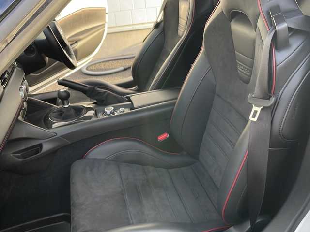 マツダ ロードスター RS 東京都 2018(平30)年 1.7万km スノーフレイクホワイトパールマイカ ワンオーナー/純正SDナビ/【Bluetooth/DVD/フルセグTV】/●車高調　Rマジック/●コンピューター　Rマジック/●マフラー　アミューズチタン/●強化タイロット　オートエクゼ/●タワーバー　オートエクゼ/●ホイールクーラー　セトラブ/●ホイール　C28/ETC/クルーズコントロール/ブラインドスポットモニター/車線逸脱警報装置/クリアランスソナー/D/N席シートヒーター/プッシュスタート/スマートキー×２/LEDオートライト/ハーフレザーシート