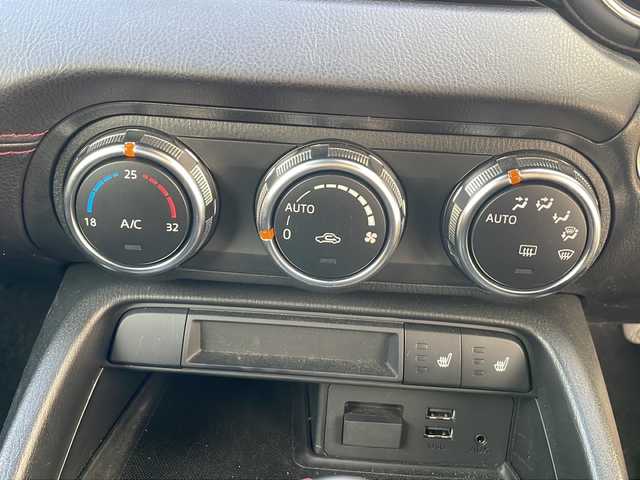 マツダ ロードスター RS 東京都 2018(平30)年 1.7万km スノーフレイクホワイトパールマイカ ワンオーナー/純正SDナビ/【Bluetooth/DVD/フルセグTV】/●車高調　Rマジック/●コンピューター　Rマジック/●マフラー　アミューズチタン/●強化タイロット　オートエクゼ/●タワーバー　オートエクゼ/●ホイールクーラー　セトラブ/●ホイール　C28/ETC/クルーズコントロール/ブラインドスポットモニター/車線逸脱警報装置/クリアランスソナー/D/N席シートヒーター/プッシュスタート/スマートキー×２/LEDオートライト/ハーフレザーシート