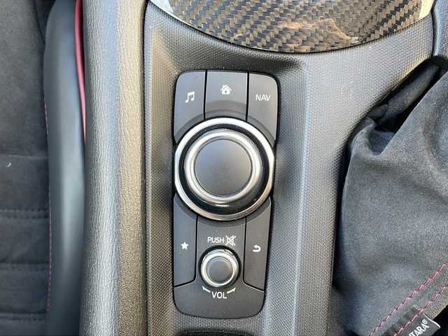 マツダ ロードスター RS 東京都 2018(平30)年 1.7万km スノーフレイクホワイトパールマイカ ワンオーナー/純正SDナビ/【Bluetooth/DVD/フルセグTV】/●車高調　Rマジック/●コンピューター　Rマジック/●マフラー　アミューズチタン/●強化タイロット　オートエクゼ/●タワーバー　オートエクゼ/●ホイールクーラー　セトラブ/●ホイール　C28/ETC/クルーズコントロール/ブラインドスポットモニター/車線逸脱警報装置/クリアランスソナー/D/N席シートヒーター/プッシュスタート/スマートキー×２/LEDオートライト/ハーフレザーシート