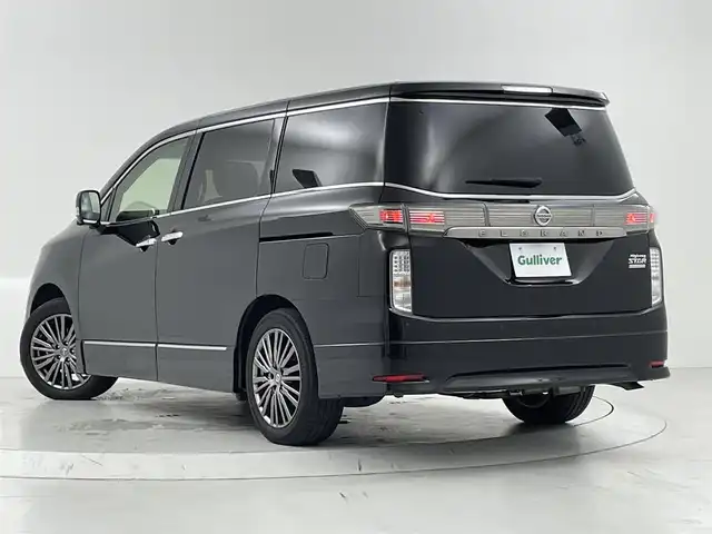 日産 エルグランド 250HWS S アーバンクロム 大阪府 2019(令1)年 2.3万km 黒 禁煙車/インテリジェントエマージェンシーブレーキ/　・車線逸脱防止支援システム/　・車線逸脱警報　LDA/　・踏み間違い衝突防止アシスト/　・進入禁止標識検知器/　・フロントバックソナー/純正メーカーOPナビ/　Bluetooth/フルセグ/CD/DVD/インテリジェントアラウンドビューモニター/バックカメラ/両側パワースライドドア/専用クロームメッキパーツ/クローム18インチアルミホイール/黒革キャプテンシート/ハーフレザーシート/LEDオートライト/フォグランプ/ハイビームアシスト/革巻きコンビステアリングホイール/スマートキー/ビルトインETC