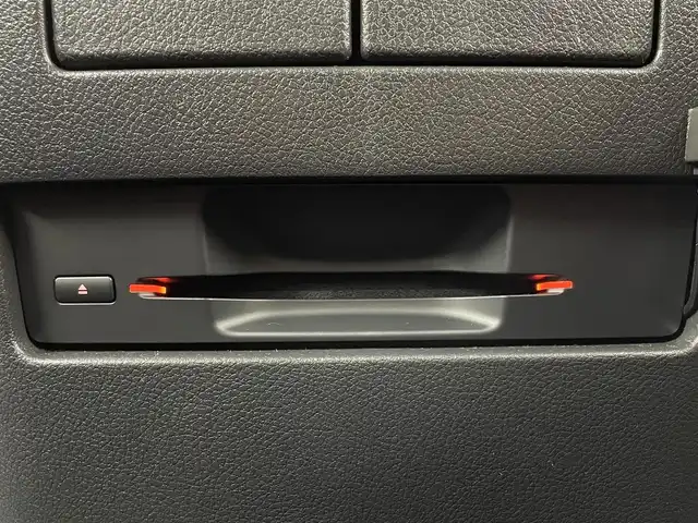 日産 エルグランド 250HWS S アーバンクロム 大阪府 2019(令1)年 2.3万km 黒 禁煙車/インテリジェントエマージェンシーブレーキ/　・車線逸脱防止支援システム/　・車線逸脱警報　LDA/　・踏み間違い衝突防止アシスト/　・進入禁止標識検知器/　・フロントバックソナー/純正メーカーOPナビ/　Bluetooth/フルセグ/CD/DVD/インテリジェントアラウンドビューモニター/バックカメラ/両側パワースライドドア/専用クロームメッキパーツ/クローム18インチアルミホイール/黒革キャプテンシート/ハーフレザーシート/LEDオートライト/フォグランプ/ハイビームアシスト/革巻きコンビステアリングホイール/スマートキー/ビルトインETC