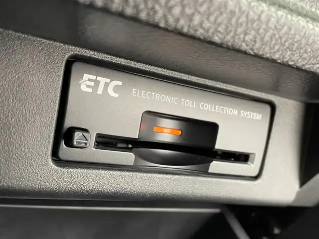 日産 エルグランド 250HWS S アーバンクロム 大阪府 2019(令1)年 2.3万km 黒 禁煙車/インテリジェントエマージェンシーブレーキ/　・車線逸脱防止支援システム/　・車線逸脱警報　LDA/　・踏み間違い衝突防止アシスト/　・進入禁止標識検知器/　・フロントバックソナー/純正メーカーOPナビ/　Bluetooth/フルセグ/CD/DVD/インテリジェントアラウンドビューモニター/バックカメラ/両側パワースライドドア/専用クロームメッキパーツ/クローム18インチアルミホイール/黒革キャプテンシート/ハーフレザーシート/LEDオートライト/フォグランプ/ハイビームアシスト/革巻きコンビステアリングホイール/スマートキー/ビルトインETC