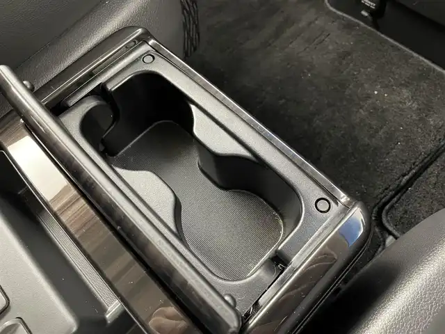 日産 エルグランド 250HWS S アーバンクロム 大阪府 2019(令1)年 2.3万km 黒 禁煙車/インテリジェントエマージェンシーブレーキ/　・車線逸脱防止支援システム/　・車線逸脱警報　LDA/　・踏み間違い衝突防止アシスト/　・進入禁止標識検知器/　・フロントバックソナー/純正メーカーOPナビ/　Bluetooth/フルセグ/CD/DVD/インテリジェントアラウンドビューモニター/バックカメラ/両側パワースライドドア/専用クロームメッキパーツ/クローム18インチアルミホイール/黒革キャプテンシート/ハーフレザーシート/LEDオートライト/フォグランプ/ハイビームアシスト/革巻きコンビステアリングホイール/スマートキー/ビルトインETC