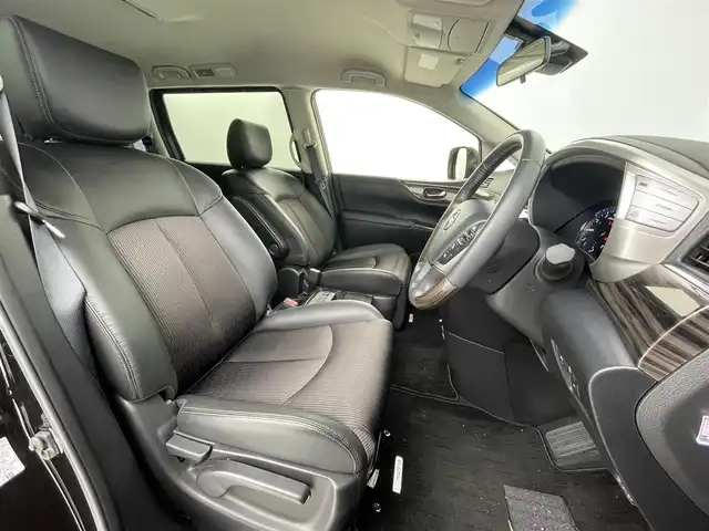 日産 エルグランド 250HWS S アーバンクロム 大阪府 2019(令1)年 2.3万km 黒 禁煙車/インテリジェントエマージェンシーブレーキ/　・車線逸脱防止支援システム/　・車線逸脱警報　LDA/　・踏み間違い衝突防止アシスト/　・進入禁止標識検知器/　・フロントバックソナー/純正メーカーOPナビ/　Bluetooth/フルセグ/CD/DVD/インテリジェントアラウンドビューモニター/バックカメラ/両側パワースライドドア/専用クロームメッキパーツ/クローム18インチアルミホイール/黒革キャプテンシート/ハーフレザーシート/LEDオートライト/フォグランプ/ハイビームアシスト/革巻きコンビステアリングホイール/スマートキー/ビルトインETC