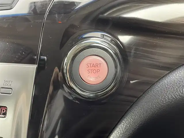 日産 エルグランド 250HWS S アーバンクロム 大阪府 2019(令1)年 2.3万km 黒 禁煙車/インテリジェントエマージェンシーブレーキ/　・車線逸脱防止支援システム/　・車線逸脱警報　LDA/　・踏み間違い衝突防止アシスト/　・進入禁止標識検知器/　・フロントバックソナー/純正メーカーOPナビ/　Bluetooth/フルセグ/CD/DVD/インテリジェントアラウンドビューモニター/バックカメラ/両側パワースライドドア/専用クロームメッキパーツ/クローム18インチアルミホイール/黒革キャプテンシート/ハーフレザーシート/LEDオートライト/フォグランプ/ハイビームアシスト/革巻きコンビステアリングホイール/スマートキー/ビルトインETC