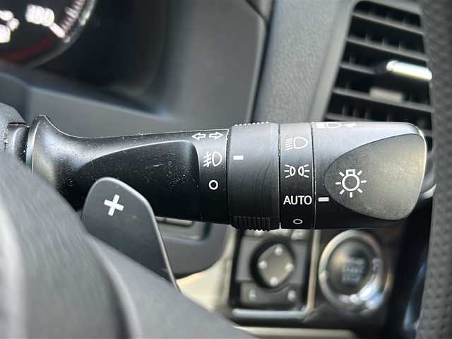 トヨタ クラウン アスリート S-T 鹿児島県 2015(平27)年 11.2万km プレシャスブラックパール サンルーフ/フルセグTV/ＥＴＣ/純正ナビ/クルーズコントロール/Ｂｌｕｅｔｏｏｔｈ接続/プッシュスタート/スマートキー/ＵＳＢ入力端子/バックカメラ/クリアランスソナー/パワーシート/横滑り防止装置/純正アルミホイール/純正フロアマット/オートライト/LEDヘッドライト/カーテンエアバッグ/レーダー