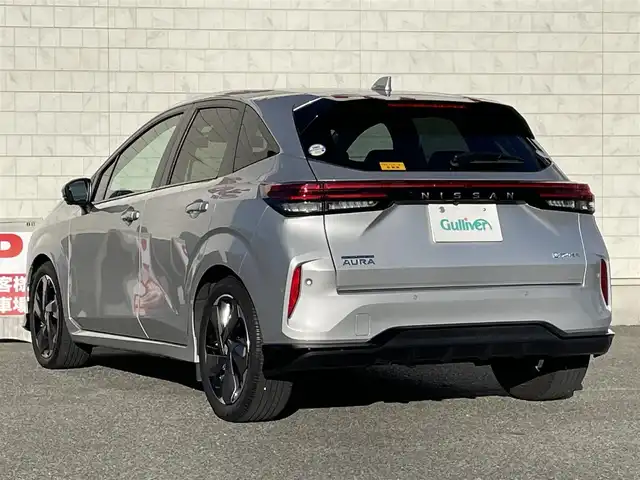 日産 オーラ G 山口県 2021(令3)年 1.4万km シルバー 純正ナビ/DVD/SD/BT/HDMI/ETC/デジタルインナーミラー/前後ドライブレコーダー/ステアリングスイッチ/セーフティーシールドスイッチ/オートライト/オートホールド/バックカメラ/全周囲カメラ/電動格納ミラー