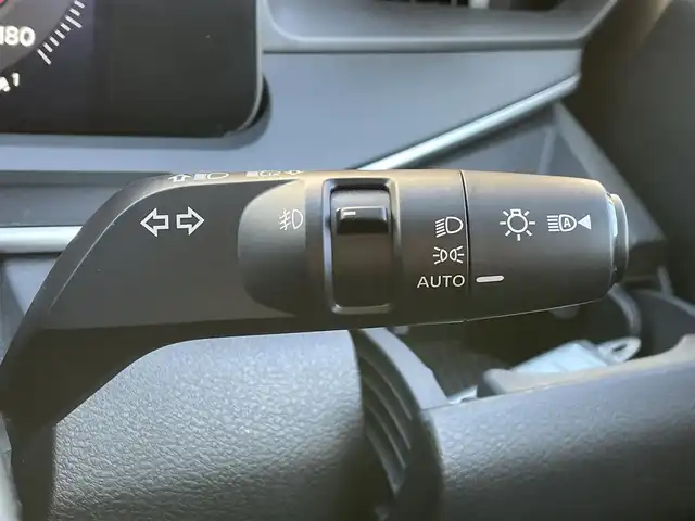 日産 オーラ G 山口県 2021(令3)年 1.4万km シルバー 純正ナビ/DVD/SD/BT/HDMI/ETC/デジタルインナーミラー/前後ドライブレコーダー/ステアリングスイッチ/セーフティーシールドスイッチ/オートライト/オートホールド/バックカメラ/全周囲カメラ/電動格納ミラー