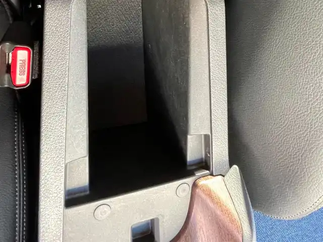 日産 オーラ G 山口県 2021(令3)年 1.4万km シルバー 純正ナビ/DVD/SD/BT/HDMI/ETC/デジタルインナーミラー/前後ドライブレコーダー/ステアリングスイッチ/セーフティーシールドスイッチ/オートライト/オートホールド/バックカメラ/全周囲カメラ/電動格納ミラー