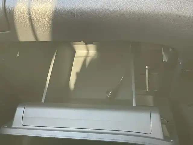 日産 オーラ G 山口県 2021(令3)年 1.4万km シルバー 純正ナビ/DVD/SD/BT/HDMI/ETC/デジタルインナーミラー/前後ドライブレコーダー/ステアリングスイッチ/セーフティーシールドスイッチ/オートライト/オートホールド/バックカメラ/全周囲カメラ/電動格納ミラー