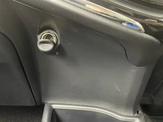 トヨタ アクア クロスオーバー 大分県 2017(平29)年 2.7万km ベージュ トヨタセーフティーセンス/・プリクラッシュセーフティー/・オートハイビーム　/純正ナビ/（フルセグ/CD/DVD/Bluetooth）/ETC/バックカメラ/ステアリングスイッチ/前席シートヒーター/前方ドライブレコーダー/オートライト/電動格納ミラー/純正アルミホイール