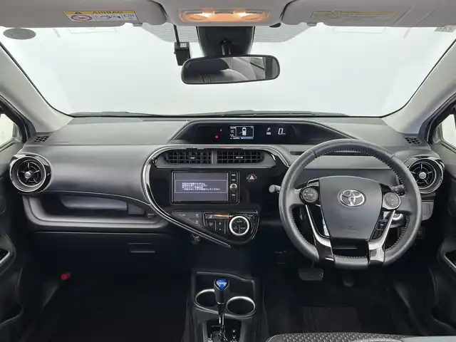 トヨタ アクア クロスオーバー 大分県 2017(平29)年 2.7万km ベージュ トヨタセーフティーセンス/・プリクラッシュセーフティー/・オートハイビーム　/純正ナビ/（フルセグ/CD/DVD/Bluetooth）/ETC/バックカメラ/ステアリングスイッチ/前席シートヒーター/前方ドライブレコーダー/オートライト/電動格納ミラー/純正アルミホイール