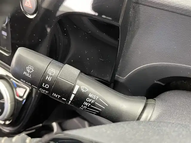 トヨタ アクア クロスオーバー 大分県 2017(平29)年 2.7万km ベージュ トヨタセーフティーセンス/・プリクラッシュセーフティー/・オートハイビーム　/純正ナビ/（フルセグ/CD/DVD/Bluetooth）/ETC/バックカメラ/ステアリングスイッチ/前席シートヒーター/前方ドライブレコーダー/オートライト/電動格納ミラー/純正アルミホイール