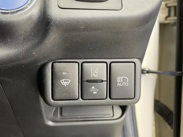 トヨタ アクア クロスオーバー 大分県 2017(平29)年 2.7万km ベージュ トヨタセーフティーセンス/・プリクラッシュセーフティー/・オートハイビーム　/純正ナビ/（フルセグ/CD/DVD/Bluetooth）/ETC/バックカメラ/ステアリングスイッチ/前席シートヒーター/前方ドライブレコーダー/オートライト/電動格納ミラー/純正アルミホイール