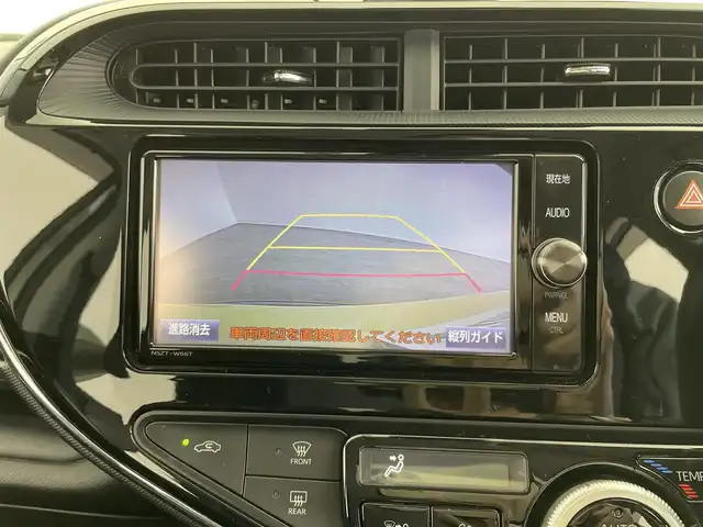 トヨタ アクア クロスオーバー 大分県 2017(平29)年 2.7万km ベージュ トヨタセーフティーセンス/・プリクラッシュセーフティー/・オートハイビーム　/純正ナビ/（フルセグ/CD/DVD/Bluetooth）/ETC/バックカメラ/ステアリングスイッチ/前席シートヒーター/前方ドライブレコーダー/オートライト/電動格納ミラー/純正アルミホイール