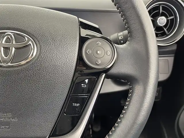 トヨタ アクア クロスオーバー 大分県 2017(平29)年 2.7万km ベージュ トヨタセーフティーセンス/・プリクラッシュセーフティー/・オートハイビーム　/純正ナビ/（フルセグ/CD/DVD/Bluetooth）/ETC/バックカメラ/ステアリングスイッチ/前席シートヒーター/前方ドライブレコーダー/オートライト/電動格納ミラー/純正アルミホイール