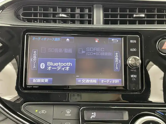 トヨタ アクア クロスオーバー 大分県 2017(平29)年 2.7万km ベージュ トヨタセーフティーセンス/・プリクラッシュセーフティー/・オートハイビーム　/純正ナビ/（フルセグ/CD/DVD/Bluetooth）/ETC/バックカメラ/ステアリングスイッチ/前席シートヒーター/前方ドライブレコーダー/オートライト/電動格納ミラー/純正アルミホイール