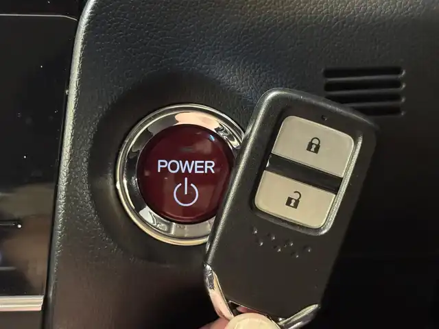 ホンダ シャトル ハイブリッド Z スタイルエディション 群馬県 2016(平28)年 8.4万km ミッドナイトブルービームM シティブレーキアクティブシステム/クルーズコントロール/純正SDナビ/　　フルセグ/BT/CD/DVD/    FM/AM/ipod/SD/USB/バックカメラ/リヤスポイラー/ブラックハーフレザーシート/オートLEDヘッドライト/フォグランプ/本革巻きステアリング/パドルシフト/ステアリングスイッチ/純正フロアマット/スマートキー/電動格納ウィンカーミラー/横滑り防止/ビルドインETC