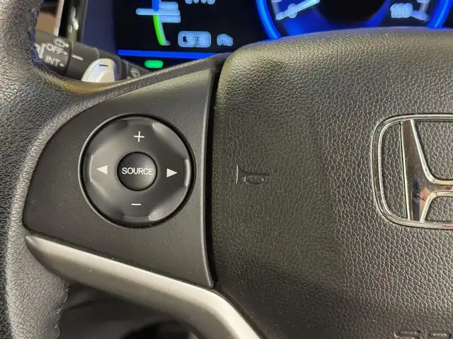 ホンダ シャトル ハイブリッド Z スタイルエディション 群馬県 2016(平28)年 8.4万km ミッドナイトブルービームM シティブレーキアクティブシステム/クルーズコントロール/純正SDナビ/　　フルセグ/BT/CD/DVD/    FM/AM/ipod/SD/USB/バックカメラ/リヤスポイラー/ブラックハーフレザーシート/オートLEDヘッドライト/フォグランプ/本革巻きステアリング/パドルシフト/ステアリングスイッチ/純正フロアマット/スマートキー/電動格納ウィンカーミラー/横滑り防止/ビルドインETC