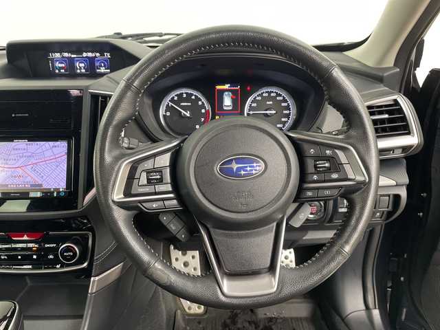 スバル フォレスター プレミアム 道央・札幌 2018(平30)年 5.5万km ダークブルーパール ・４ＷＤ　/アイサイト　/・社外７インチメモリナビ　/・レーダークルーズコントロール　/・ＬＥＤオートライト　/・フロント/リアフォグランプ/・ハーフレザーシート　/・メモリパワーシート　/・シートヒーター　/・ステアリングヒーター　/・スマートリアビューミラー/・ルーフレール/・アイドリングストップ/・ブラインドスポットモニター/・積込社外AW冬タイヤ