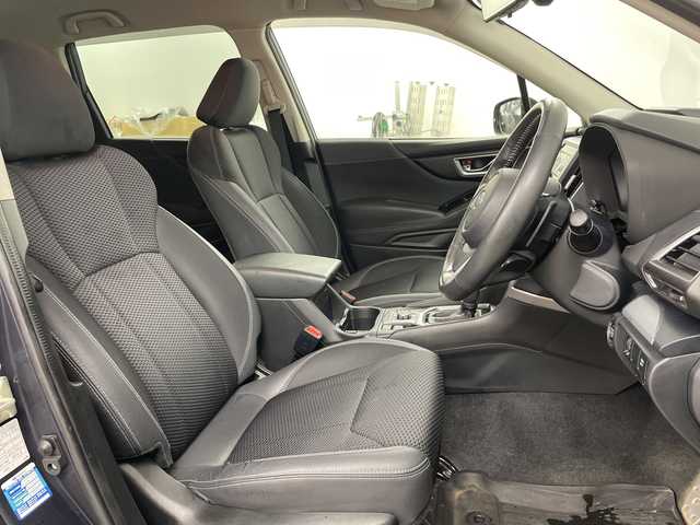 スバル フォレスター プレミアム 道央・札幌 2018(平30)年 5.5万km ダークブルーパール ・４ＷＤ　/アイサイト　/・社外７インチメモリナビ　/・レーダークルーズコントロール　/・ＬＥＤオートライト　/・フロント/リアフォグランプ/・ハーフレザーシート　/・メモリパワーシート　/・シートヒーター　/・ステアリングヒーター　/・スマートリアビューミラー/・ルーフレール/・アイドリングストップ/・ブラインドスポットモニター/・積込社外AW冬タイヤ