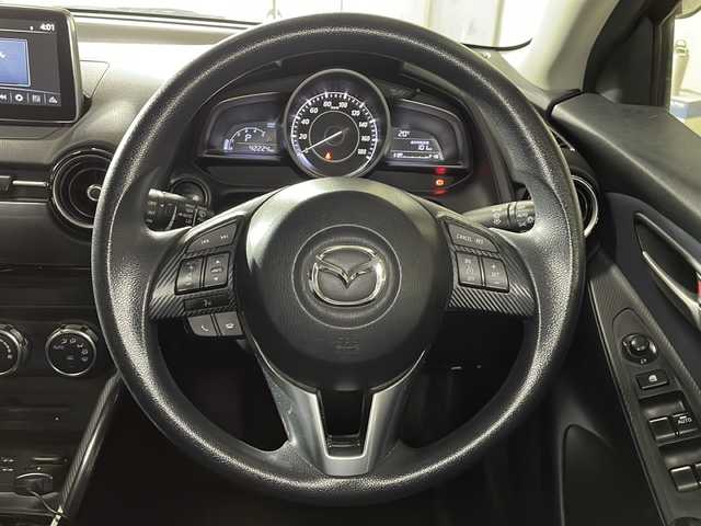 マツダ デミオ XD 広島県 2015(平27)年 4.3万km ソウルレッドプレミアムメタリック 純正ナビ　/バックカメラ　/フルセグTV　/クルーズコントロール　/オートライト　/衝突軽減ブレーキ　/スマートキー　/LEDヘッドランプ　/純正フロアマット　/Bluetooth　/ETC　/スマートキー　/横滑り防止/純正１５インチアルミホイール(185/65/R15)/エアバック（運転席/助手席/サイド/カーテン）