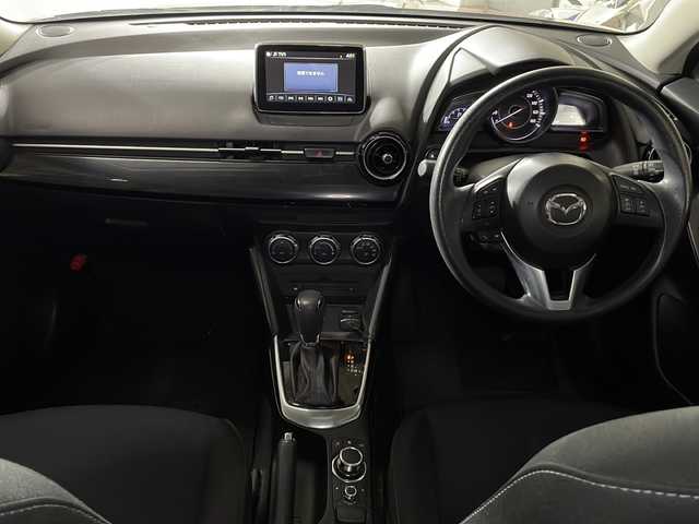 マツダ デミオ XD 広島県 2015(平27)年 4.3万km ソウルレッドプレミアムメタリック 純正ナビ　/バックカメラ　/フルセグTV　/クルーズコントロール　/オートライト　/衝突軽減ブレーキ　/スマートキー　/LEDヘッドランプ　/純正フロアマット　/Bluetooth　/ETC　/スマートキー　/横滑り防止/純正１５インチアルミホイール(185/65/R15)/エアバック（運転席/助手席/サイド/カーテン）