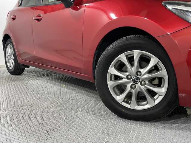 マツダ デミオ XD 広島県 2015(平27)年 4.3万km ソウルレッドプレミアムメタリック 純正ナビ　/バックカメラ　/フルセグTV　/クルーズコントロール　/オートライト　/衝突軽減ブレーキ　/スマートキー　/LEDヘッドランプ　/純正フロアマット　/Bluetooth　/ETC　/スマートキー　/横滑り防止/純正１５インチアルミホイール(185/65/R15)/エアバック（運転席/助手席/サイド/カーテン）