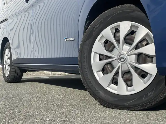 日産 セレナ X Vセレクション 福岡県 2018(平30)年 2.9万km シャイニングブルー ・純正ナビ　/・フルセグ　/・全周囲カメラ　/・クルーズコントロール　/・エマージェンシーブレーキ　/・パーキングソナー　/・LDW/・両側パワースライドドア　/・パーキングアシスト　/・ＥＴＣ　/・ＬＥＤオートライト　/・アイドリングストップ/・ステアリングリモコン/・スマートキー/プッシュスタート/・電格ミラー