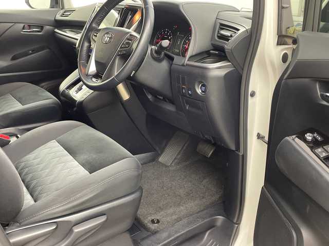 トヨタ アルファード S 兵庫県 2019(平31)年 6.9万km ホワイトパールクリスタルシャイン ・社外9インチナビ/CD/DVD/TV/SD/BT/・バックカメラ/・ETC/・社外前後ドライブレコーダー/・両側パワースライドドア/・トヨタセーフティセンス/・クリアランスソナー/・レーントレーシングアラート/・パーキングサポートブレーキ/・プリクラッシュセーフティ/・ロードサインアシスト/・ナノイー/・レーダークルーズコントロール/・オートマチックハイビーム/・オートライト/・スマートキー/・LEDヘッドライト/・LEDフォグランプ