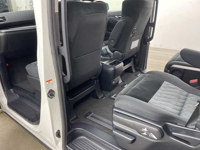 トヨタ アルファード S 兵庫県 2019(平31)年 6.9万km ホワイトパールクリスタルシャイン ・社外9インチナビ/CD/DVD/TV/SD/BT/・バックカメラ/・ETC/・社外前後ドライブレコーダー/・両側パワースライドドア/・トヨタセーフティセンス/・クリアランスソナー/・レーントレーシングアラート/・パーキングサポートブレーキ/・プリクラッシュセーフティ/・ロードサインアシスト/・ナノイー/・レーダークルーズコントロール/・オートマチックハイビーム/・オートライト/・スマートキー/・LEDヘッドライト/・LEDフォグランプ