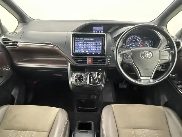 トヨタ エスクァイア ハイブリッド Gi プレミアムパッケージ 福岡県 2018(平30)年 6.5万km ホワイトパールクリスタルシャイン 純正９型ナビ（フルセグＴＶ）　/バックカメラ　/前方ドラレコ　/クルーズコントロール　/衝突被害軽減ブレーキ　/レーンキープ　/両電動スライドドア　/ハーフレザー　/シートヒーター　/ステアリングヒーター　/ＬＥＤライト