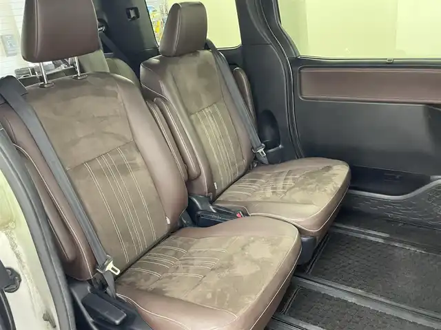 トヨタ エスクァイア ハイブリッド Gi プレミアムパッケージ 福岡県 2018(平30)年 6.5万km ホワイトパールクリスタルシャイン 純正９型ナビ（フルセグＴＶ）　/バックカメラ　/前方ドラレコ　/クルーズコントロール　/衝突被害軽減ブレーキ　/レーンキープ　/両電動スライドドア　/ハーフレザー　/シートヒーター　/ステアリングヒーター　/ＬＥＤライト